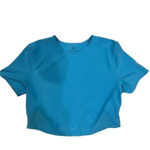 Nike‎ cropped tee